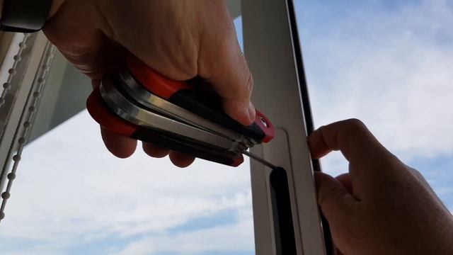 Регулировка замка окон на лоджии 2 минуты смотреть онлайн