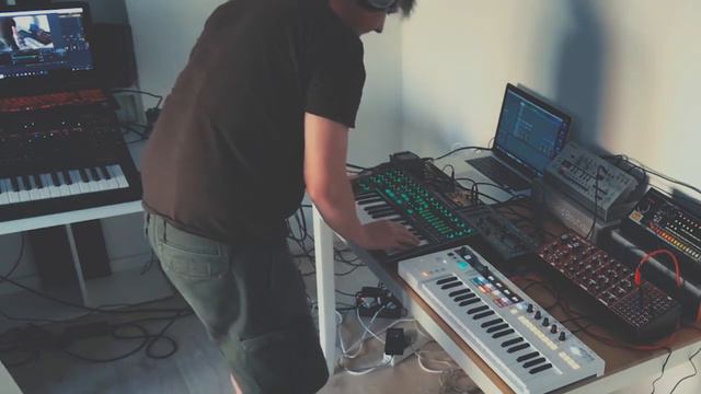 Quick Acid Jam (Roland TB03, TR08, SH01, System 1, Behringer Neutron, Odyssey, Korg Volca Drum) смотреть онлайн