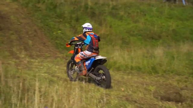 Light Enduro Racing 2020 Фестиваль ярких и полных экстрима гонок на мотоциклах по бездорожью. смотреть онлайн