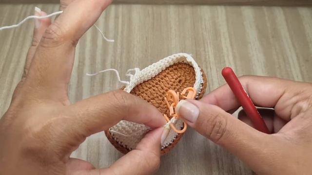 SAPATINHO DE CROCHÊ PARA BEBÊ - MELINA - 9 Cm/1 A 3 MESES#sapatinhodecroche#sapatinhovermelho