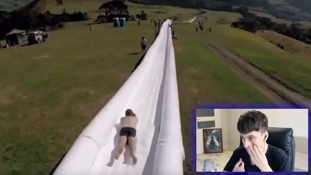 ЭТО САМАЯ ДЛИННАЯ ВОДНАЯ ГОРКА В МИРЕ! СЪЕЗЖАЛ 15 МИНУТ... смотреть онлайн