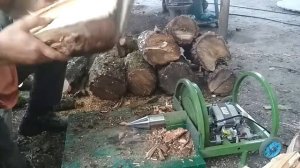 Маленький Дровокол с движком от стиральной машины