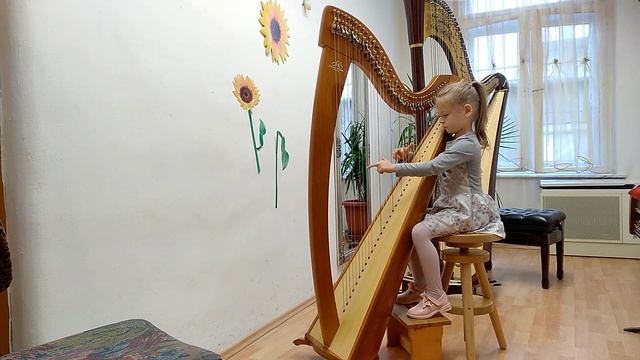 Габриэлла Хармат (5 лет) - "Колыбельная" А. Хассельманс, "Детские танцы №1" З. Кодай, "Этюд" смотреть онлайн