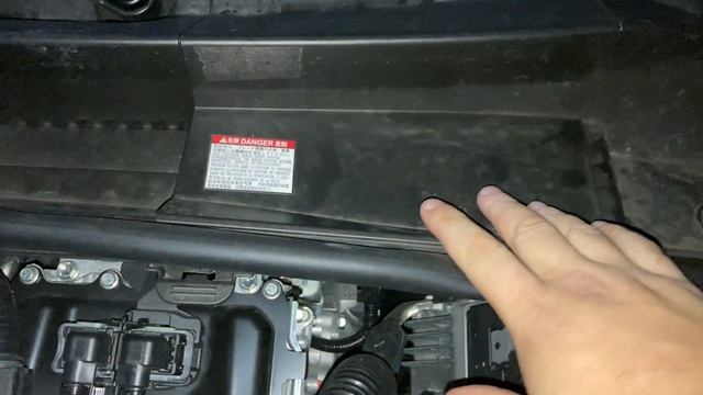 Toyota Prius Prime: the trick to fill the brake fluid reservoir смотреть онлайн
