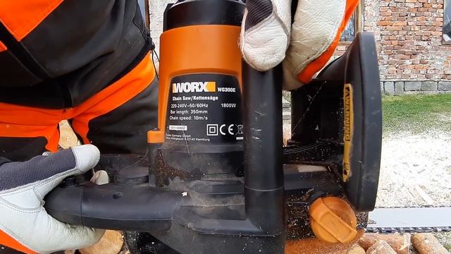 Chainsaw Husqvarna 120 MARK II VS Electric chain saw TEST , FIGHT смотреть онлайн