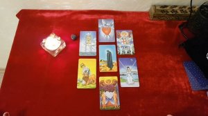 Нравлюсь ли я мужчине? Влюблен ли он в меня? Таро. Онлайн гадание.