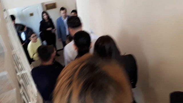 Сценка после суда над Бишимбаевым (18+) смотреть онлайн