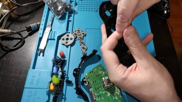 Как разобрать и почистить геймпад Xbox 360?