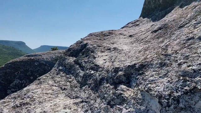 Бросил все и уехал в горы ?️ 100км на скутере смотреть онлайн