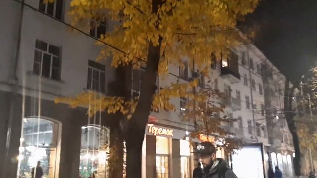 Вечерний Краснодар😍Живая музыка❤Саксофон👏Прогулка в пятницу вечером по Краснодару👍улица Красная💐 смотреть онлайн