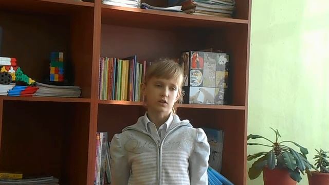 Страна читающая — Сизанова Мария читает произведение "Ворона и Лисица" И.А.Крылов смотреть онлайн