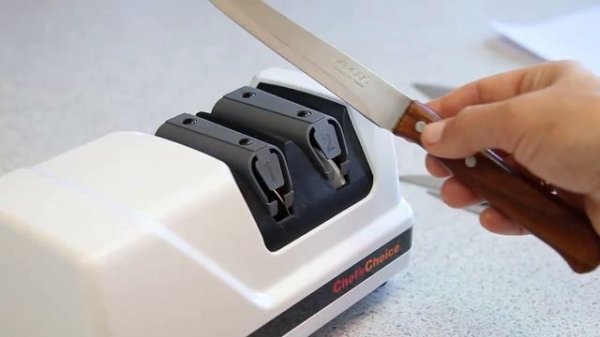 ЭЛЕКТРИЧЕСКАЯ НОЖЕТОЧКА CHEF'S CHOICE