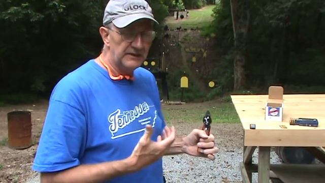 S & W Model 19-5 .357 Magnum смотреть онлайн