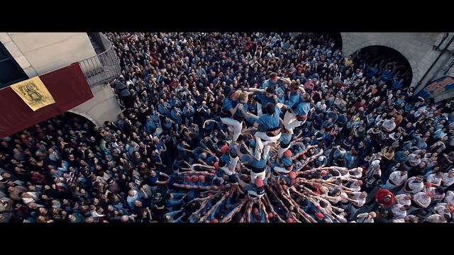 Castellers - Human Towers, standing on the shoulders of giants смотреть онлайн
