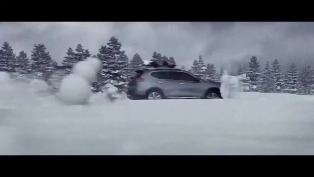 NISSAN - Возвращение злобных снеговиков смотреть онлайн