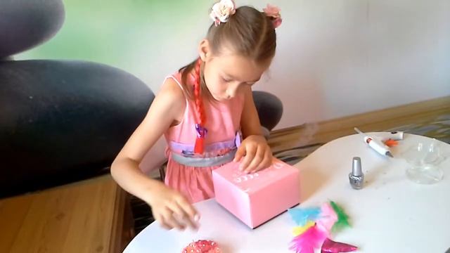 Как сделать красивую коробочку для заколочек. Красиво украсит коробочку за 3 минуты. смотреть онлайн