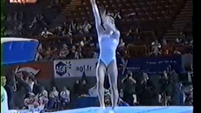 Anna Pavlova. RUS. 2003 Paris Internationaux de France World Cup. EF VT. 9,438 (Gold) смотреть онлайн