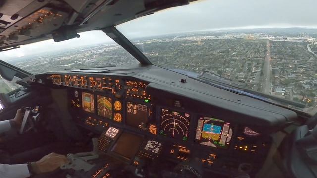 Via the San Fernando Valley onto Runway 16 Right смотреть онлайн