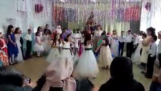 Новый год. Танец "Нежный" смотреть онлайн