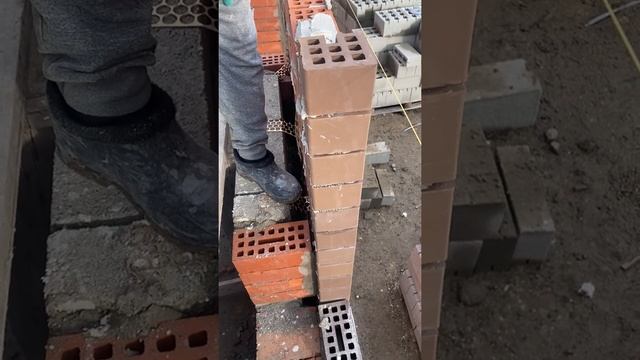 Кладка кирпича