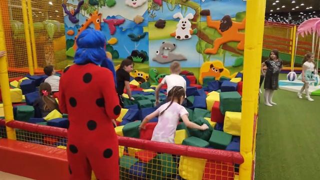 День рождение Рианы! Riana's Birthday!