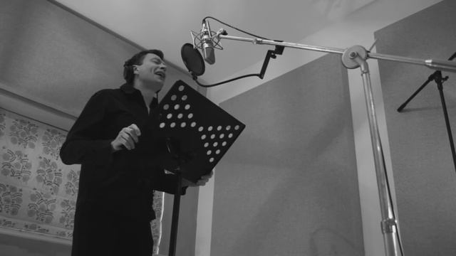 Mark Llewelyn Evans - The Baritone - The making of "This guy`s in love" смотреть онлайн