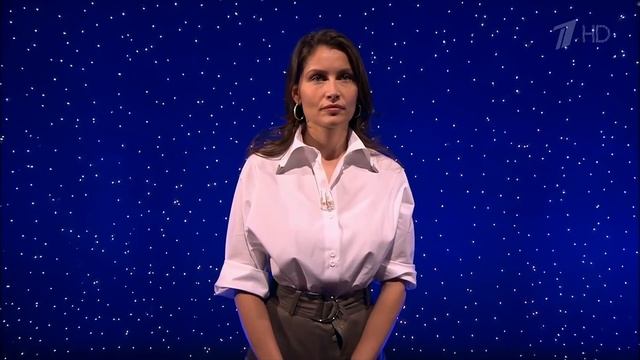 Laetitia Casta Visit Russia_long