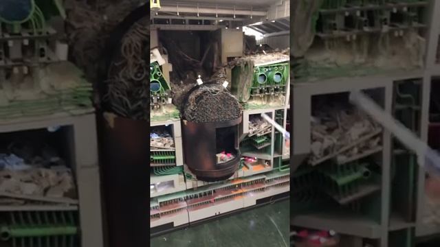 [ENG] Inside Reactor 4 Sarcophagus at Chernobyl Nuclear Power Plant смотреть онлайн