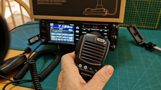 YAESU FT991 & M70 Desk Microphone Tests смотреть онлайн