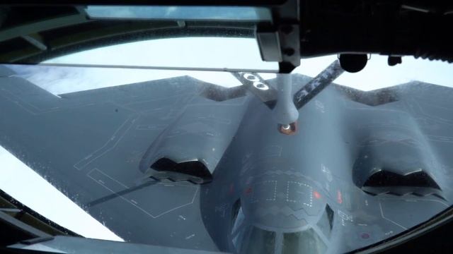 U.S. B-2 Bomber Flies With RAF F-35 Lightning II смотреть онлайн