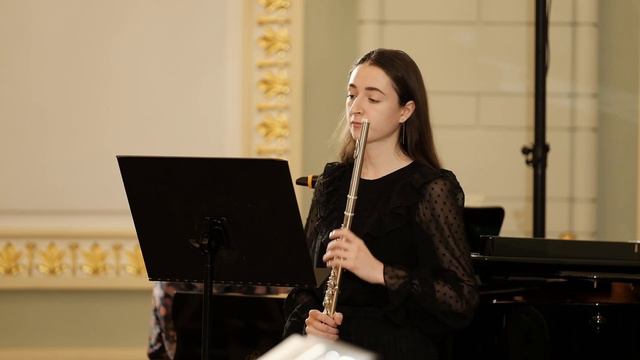 Рождественский гимн «Гаудате» партия флейты София Апасова, перкуссия Владимир Малышев смотреть онлайн