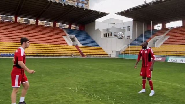FOOTBALL FREESTYLE SKILLS | FC AKTOBE | Maksim Samorodov and Tongo Doumbia смотреть онлайн
