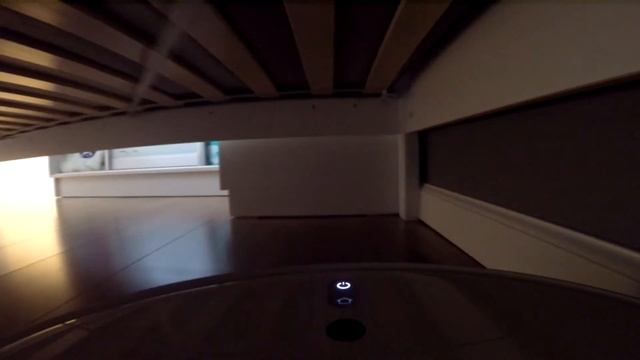 Робот-пылесос на работе смотреть онлайн