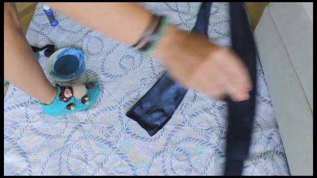 How To Make Metallic Jeans | Back To School DIY смотреть онлайн