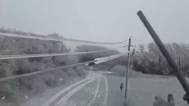 Очистка Вл-10кВ после ледяного дождя смотреть онлайн