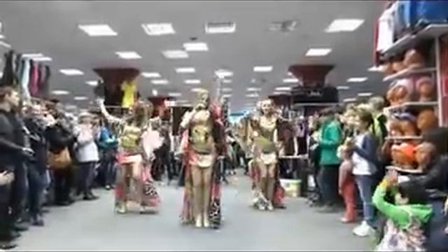 Розыгрыш призов: выступление шоу-группы смотреть онлайн