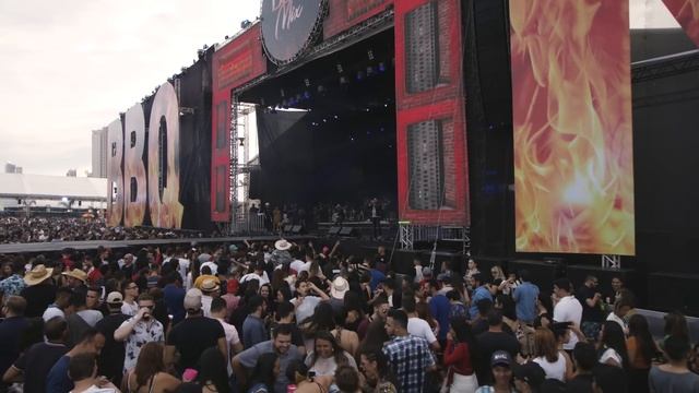 Os Parazim - Como Você Fazia (O Som do BBQ) смотреть онлайн