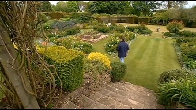 Alan Titchmarsh The Gardeners Year 3 Early Summer смотреть онлайн