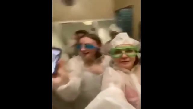 Подмосковная вечеринка в сауне "Девятый вал" закончилась смертью троих человек смотреть онлайн