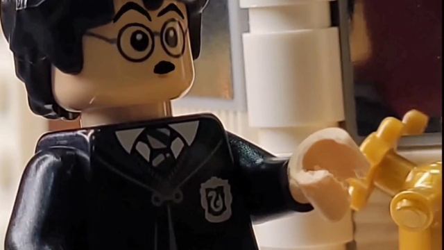 Оборотное зелье в туалете. Гарри Поттер и тайная комната. Lego stop-motion. смотреть онлайн