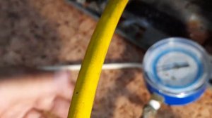 Заправка холодильника бытовым газом из баллончиков.