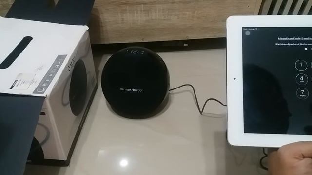 Speaker bluetooth HARMAN/KARDON OMNI 10 Review Unboxing test sound bass indonesia. (Not onyx studio смотреть онлайн