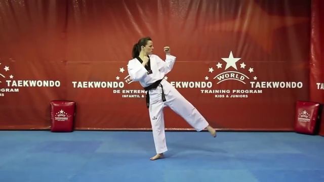 КОРОЛЕВЫ ТХЭКВОНДО (Queen Taekwondo) смотреть онлайн