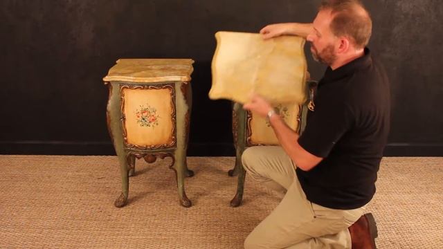 A Pair Of Venetian Polychrome Painted Nightstands / Bedside Cabinets