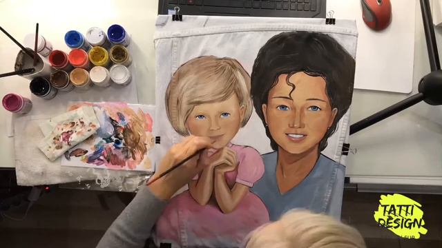 Acrylic portrait of grandma with granddaughter. Рисунок на одежде бабушки и внучки. смотреть онлайн