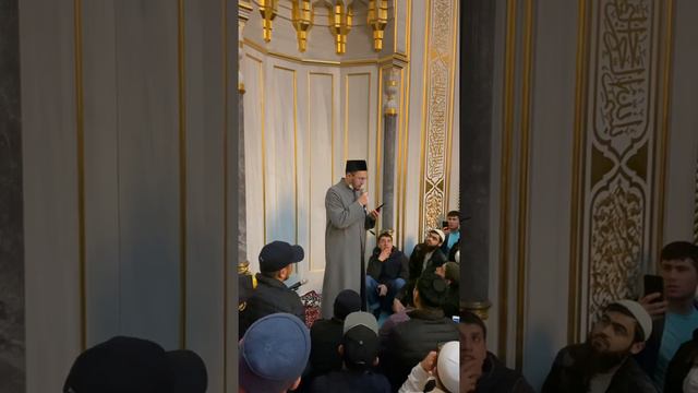 09.05.2021, Ответы на вопросы прихожан Московской Соборной мечети Имамом Зайнуддиновым Д.Р. смотреть онлайн