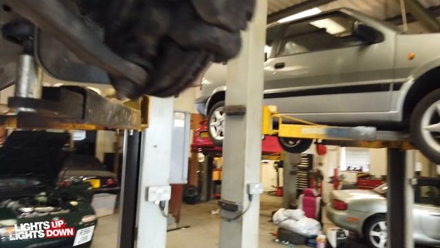 Mini, MX5, Micra K10 and VW T4 fun - Another Saturday in the workshop смотреть онлайн