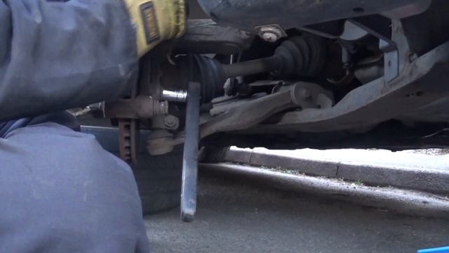 How to change the Front Brake pads and disc Jaguar X Type same as Ford Mondeo mk 3 смотреть онлайн