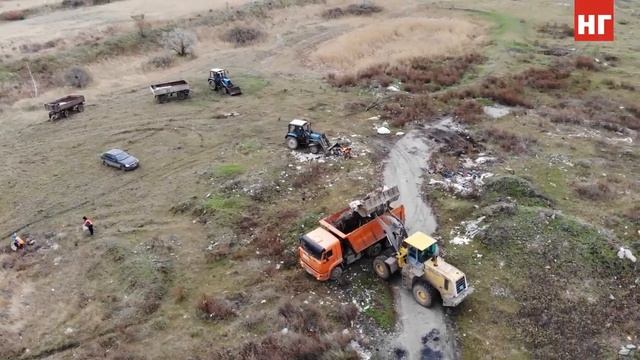Как убирают свалки. Вид с дрона смотреть онлайн