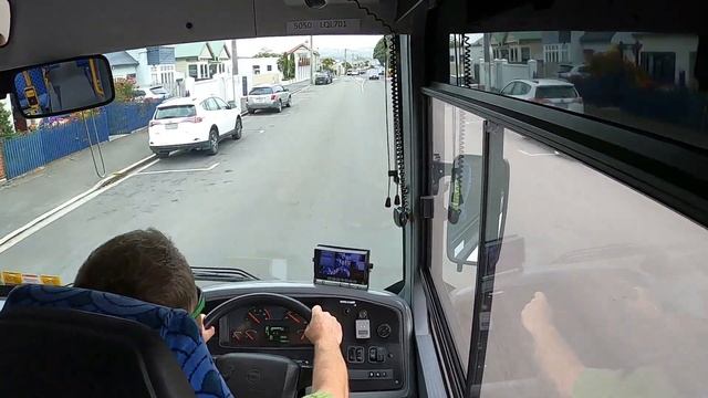 【Volvo B7R Urban Bus】Amazing Cab Cam views of driver and controls. Route 8 Dunedin, New Zealand смотреть онлайн